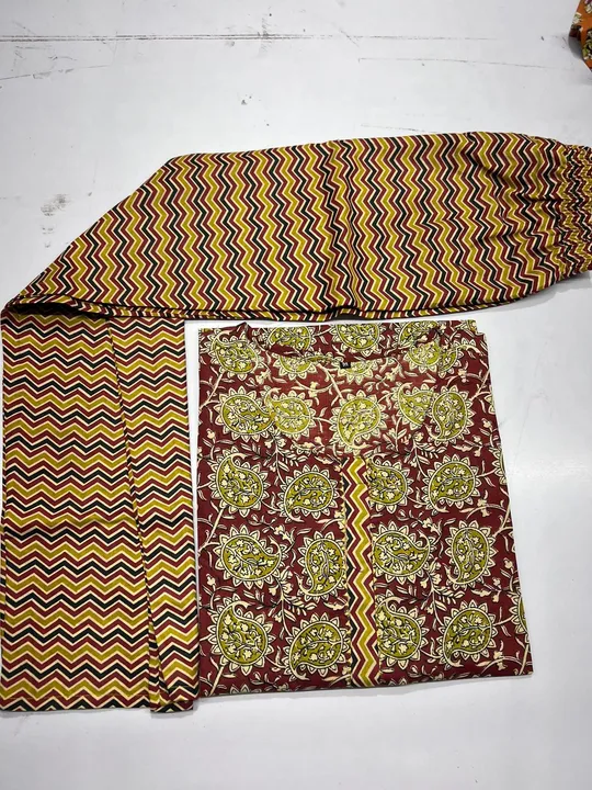 Cotton 60*60 ladies kurti pant set
Size: M,L,XL,XXL
Lengtg: 45inch
Fabric: cotton 60*60
Sleeves: 3/4 uploaded by Ganpati handicrafts  on 4/5/2023