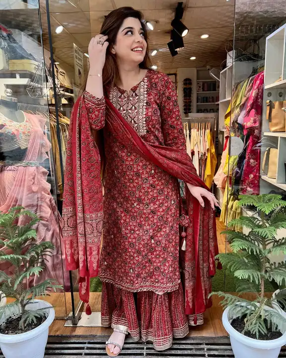 💖💖💖💖💖💖💖💖

*Feel like a princess living her fairtytale dream in our gorgeousz Embroidered Sha uploaded by MARWAR FASHION  on 4/5/2023