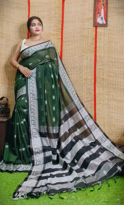 Handloom saree uploaded by business on 4/5/2023