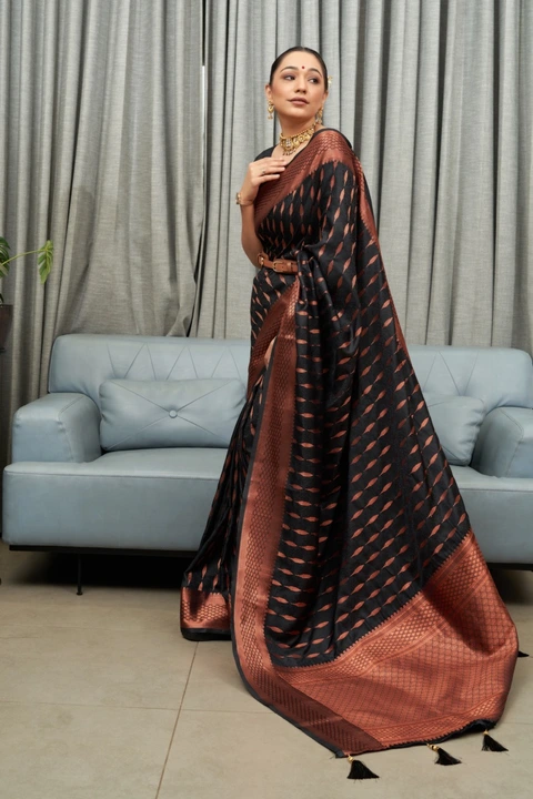 Soft silk sarees with self weaving and jacquard Weaving uploaded by Manasvi Enterprise on 4/5/2023