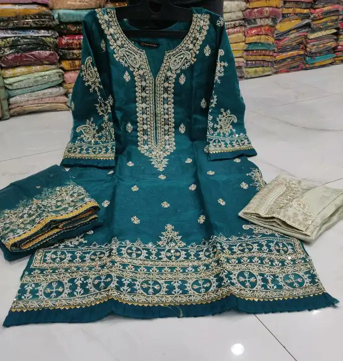 Pakistani suits  uploaded by Ali Fashion Store on 4/5/2023