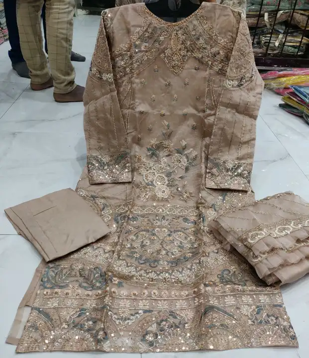 Pakistani Suits  uploaded by business on 4/5/2023