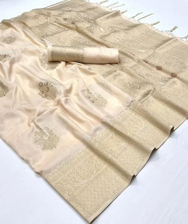 Saree uploaded by Taha fashion online store on 4/6/2023