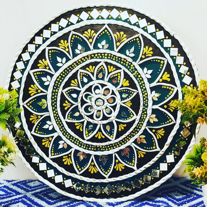Post image It's traditional art work and hand made. Looks elegant and beautiful... 
.
It's looks like very expensive but not at all
.
Decor ur Home with something defferent.