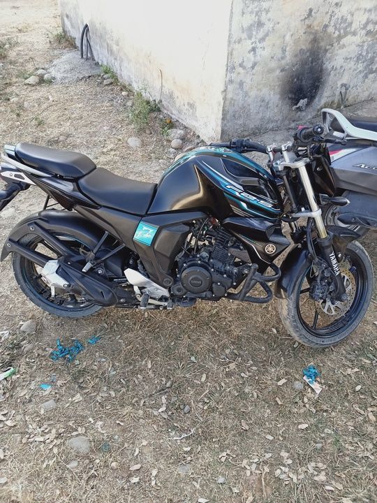 Yamaha fzs v2 2017 model with complete documents price inducding transfer rc and insurance uploaded by Laskotra on 3/3/2021