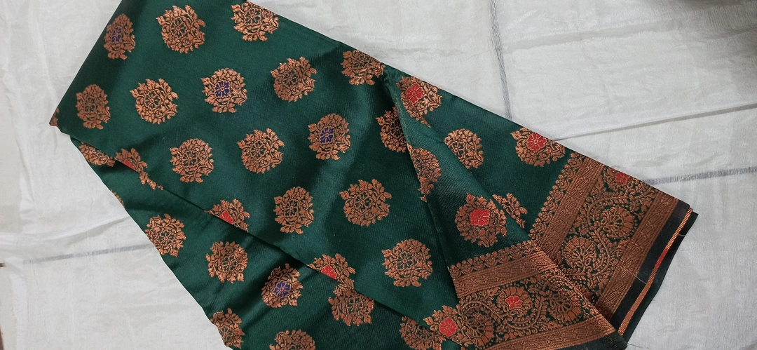 Kota Copper Saree with Mina Butta Contrast Pallu uploaded by UK Weaving on 5/30/2024