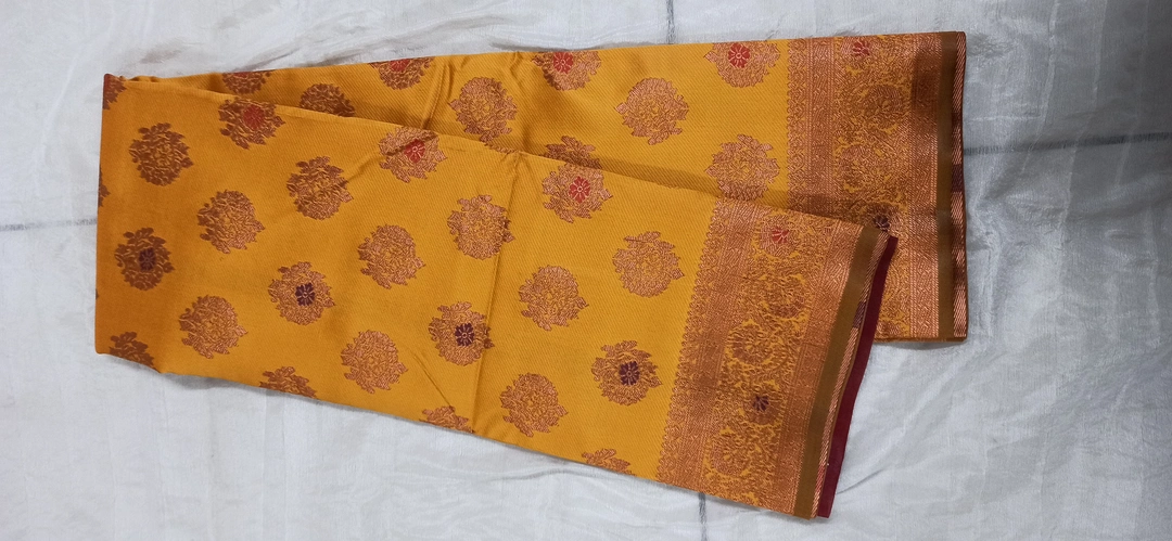 Kota Copper Saree with Mina Butta Contrast Pallu uploaded by UK Weaving on 4/7/2023