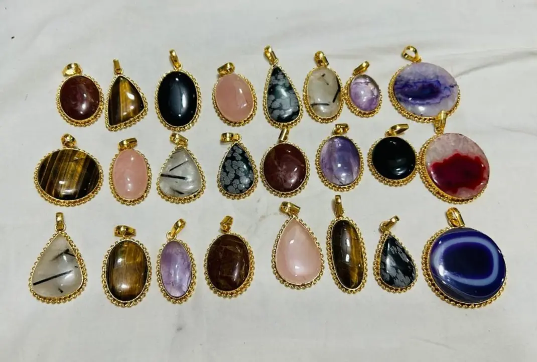 Pendants of crystal  uploaded by Km Handicrafts on 4/7/2023