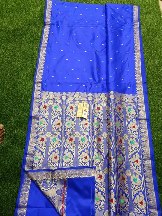 Handloom pure kataan banarasi with Resam thread work & Minakari uploaded by Ayesha Fabrics on 4/8/2023