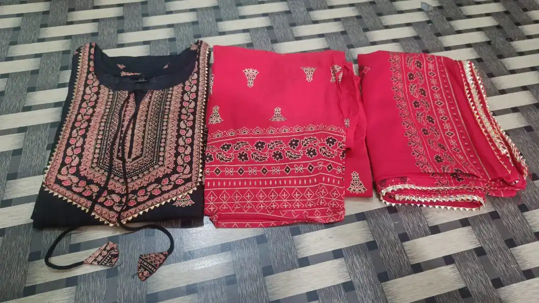 Women Printed kurta Pant and Dupatta set uploaded by Laila fashion on 4/8/2023