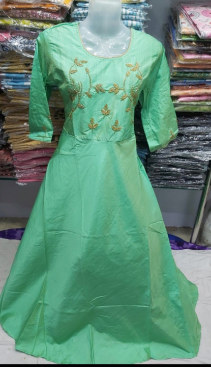 Gown uploaded by Ns roxy on 4/9/2023