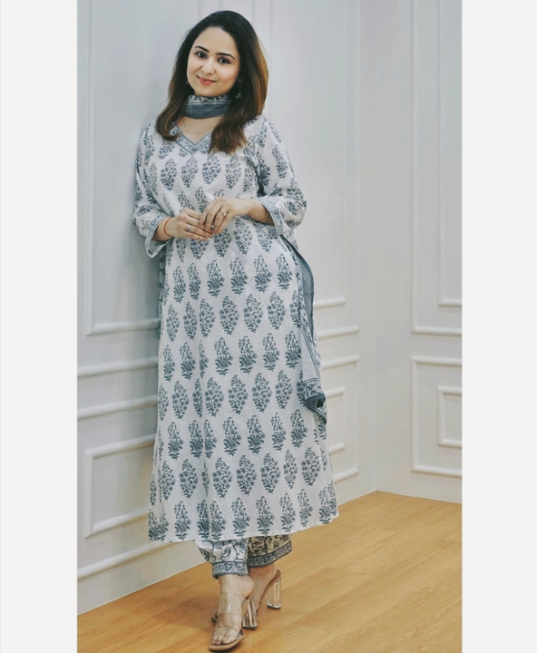 *Floral motif printed cotton kurta with pocket one side of the kurta and pleated salwar  and soft co uploaded by Mahipal Singh on 5/22/2024