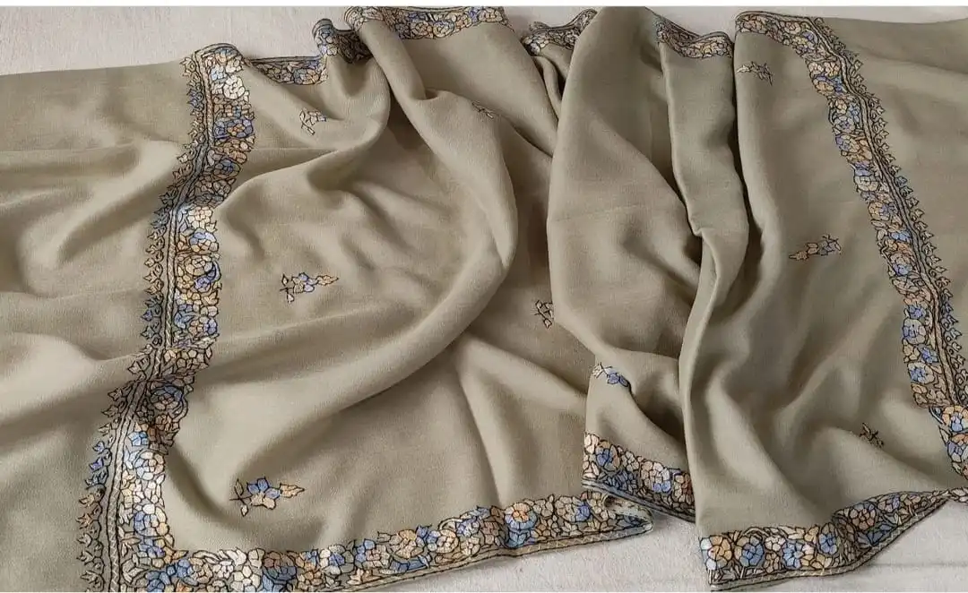 Shawls  uploaded by Bella blooms on 4/10/2023