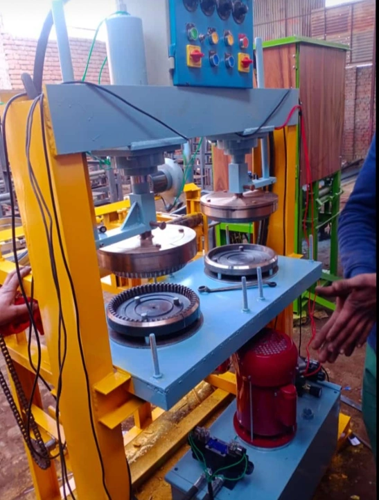 Double die double cylinder heavy duty buffer plate making machine uploaded by Shree Shyam Industries Dona Machine Kanpur on 4/10/2023