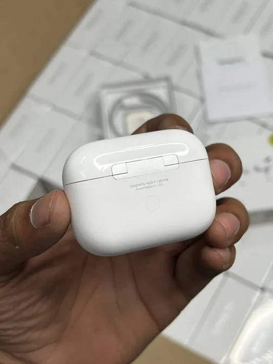 Apple AIRPODS Pro uploaded by Deluxe Digi  on 4/12/2023