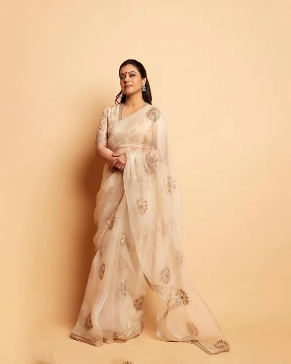 ☘️🛎️🛎️ NEW Kajol Design Launching 🛎️🍀


🥻 Sari Fabric: Premium Organza Silk with Embroidery Cod uploaded by Vishal trendz 1011 avadh textile market on 4/12/2023