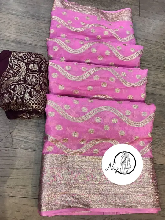 presents very pretty saree

beautiful colour combination saree for all ladies 

👉keep shopping with uploaded by Gotapatti manufacturer on 4/13/2023