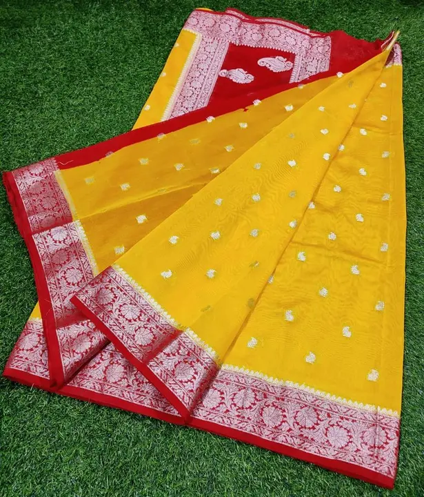 #banarasi #saree #banarasisaree #banaras #varanasi #banarasisilk #silk #handloom #fashion #sareelove uploaded by Sai prem sarees on 4/13/2023