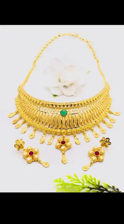 Gold chokar uploaded by Krishna jewellers on 4/13/2023