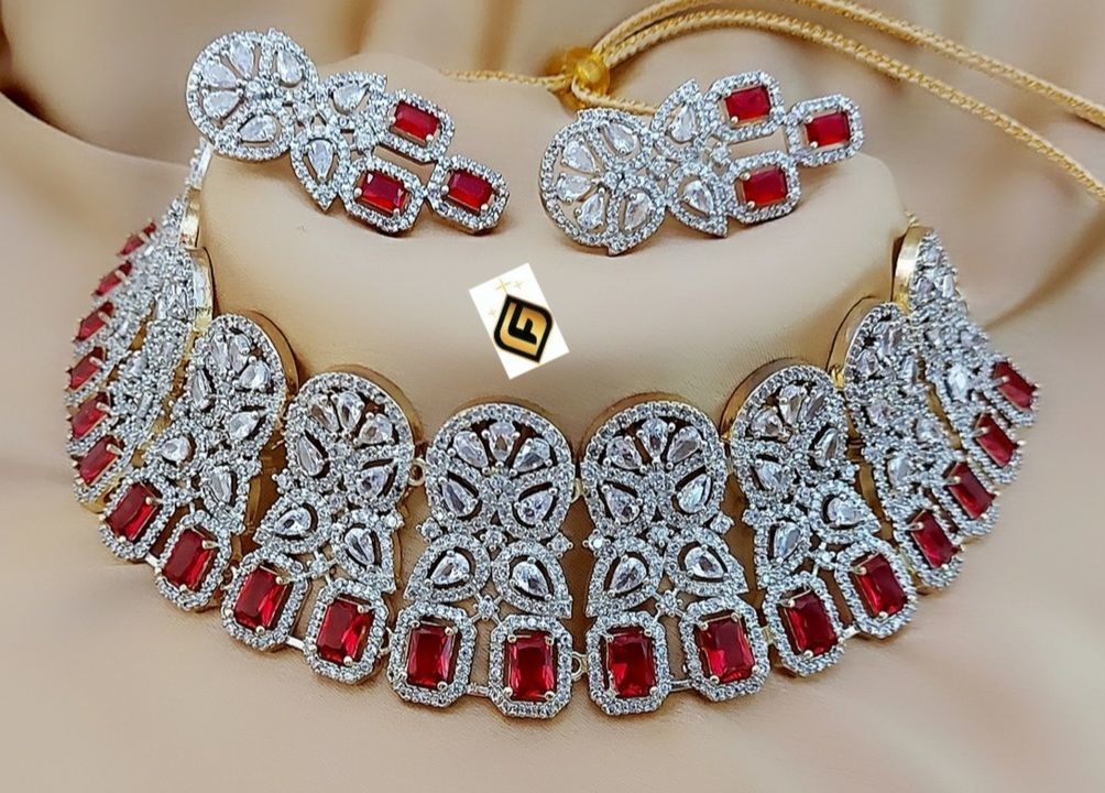 Beautiful necklace with earrings videos is available uploaded by business on 3/4/2021