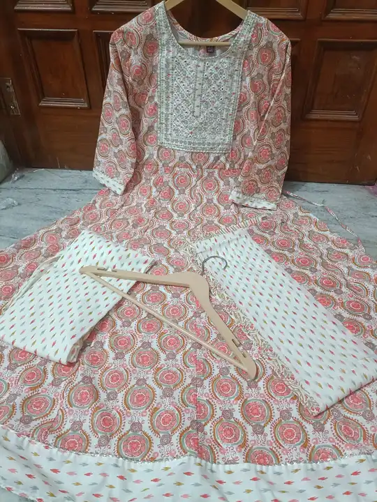 Paint anarkali dupatta uploaded by Alisha in collection on 4/14/2023