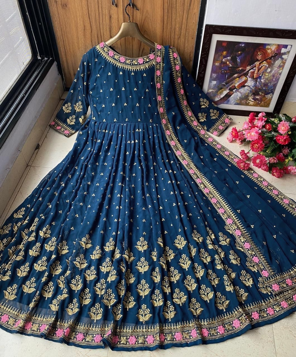 PRESENTING NEW DESIGNER EMBROIDERED ANARKALI GOWN ♥️

  uploaded by Fatema Fashion on 4/14/2023
