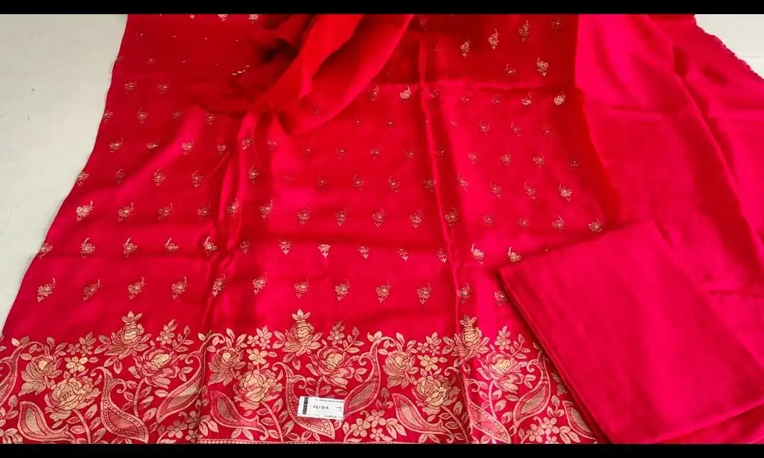 #डोला सिल्क में #बनारसी सूट एकदम #बैस्ट क्वालिटी #latest #partywear #viral #special demanded suit uploaded by Deep boutique collection gohana on 4/15/2023