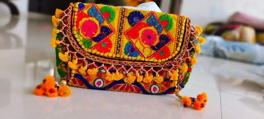 Clutch bag uploaded by Textills handicraft on 5/29/2024