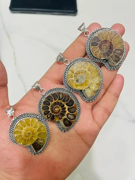Product uploaded by Agate Gemstone jewelry parlour on 4/15/2023