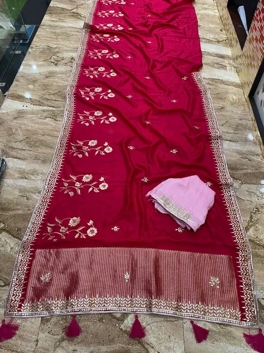 🦋new lounching 🦋

Beautiful party wear saree 

🌿original product 🌿

👌best quality fabric 👌

👉 uploaded by Gotapatti manufacturer on 4/15/2023