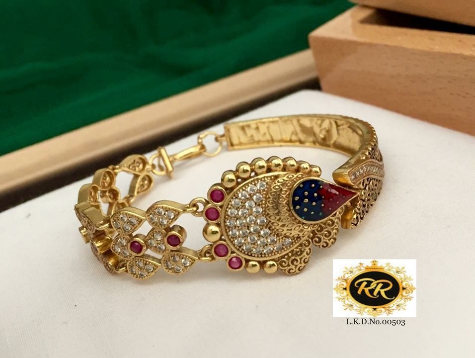 Post image High Quality Gold Plated Diamond Bracelet set