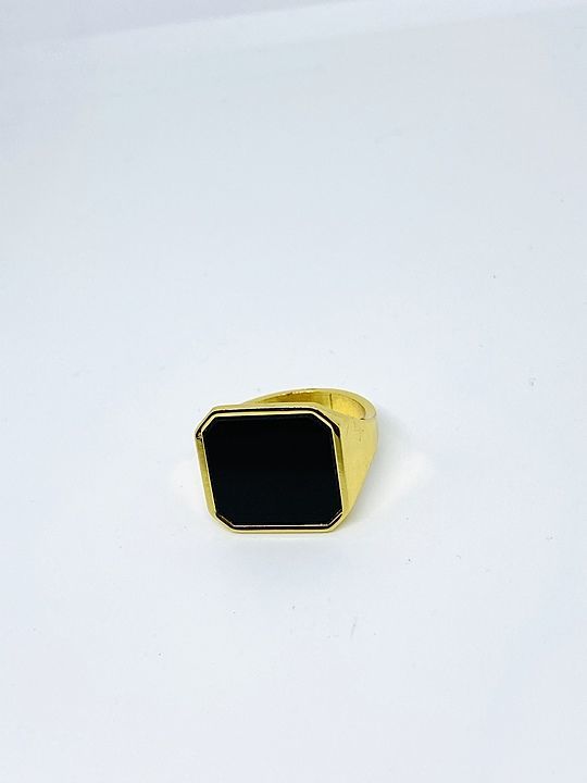 Black and gold square rings  uploaded by Traders on 7/11/2020