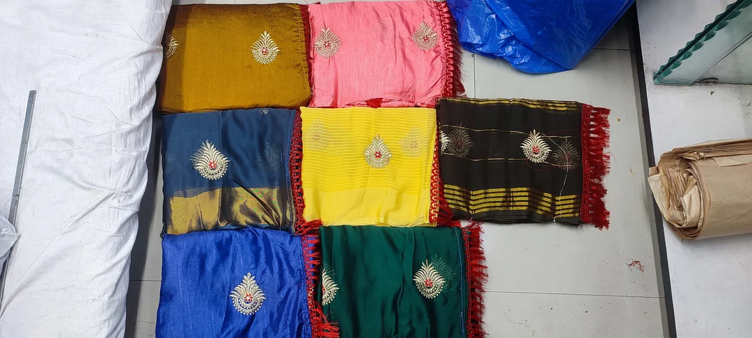 Mix fancy deaighn uploaded by Shree bhole sarees on 4/17/2023