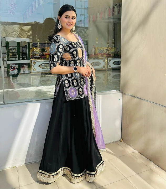 LUNCHING NEW ĐĚSIGNER PARTY WEAR TOP AND LENGHA WITH HAVY EMBRODARY WORK AND DUPPATA uploaded by Fatema Fashion on 4/17/2023