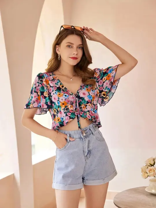 Floral Front Top Top  uploaded by SHEINKART RETAIL FASHION LLP on 4/17/2023