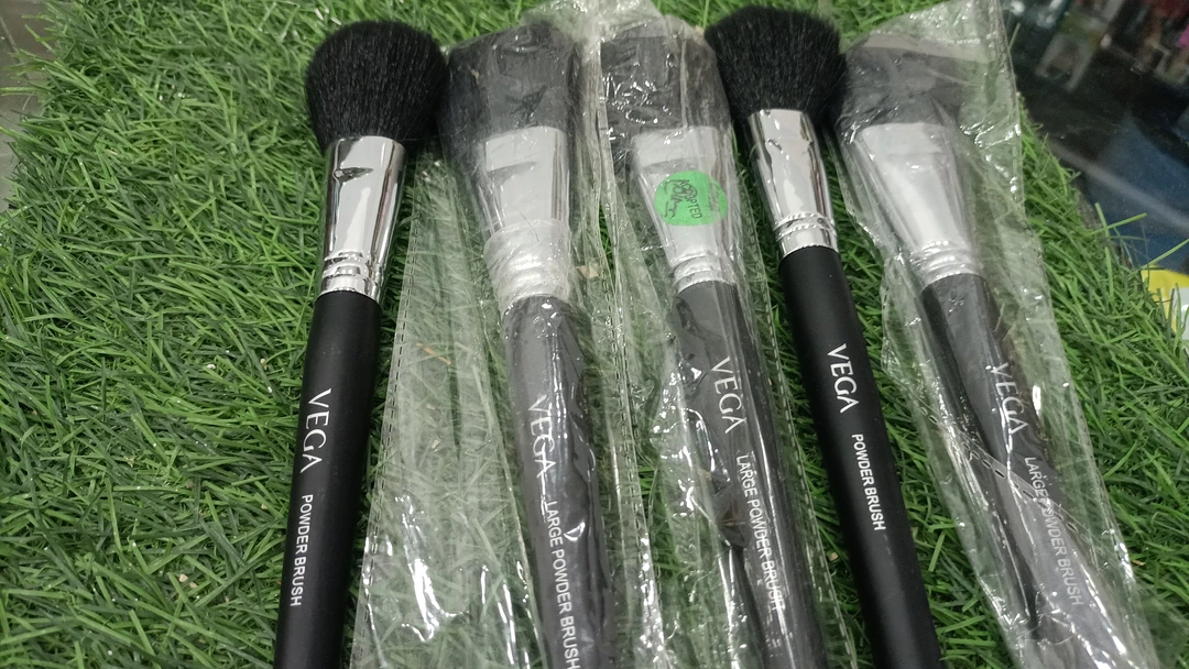 Original Vega brushes   mrp 600  our price 150 uploaded by business on 4/18/2023