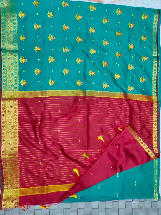 Karishma booti embroidery + jhalar
Full saree with blouse
Set - 8 pieces
Colour - 8
Price - 380/- pe uploaded by Salik Garments on 4/18/2023
