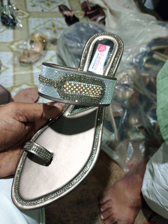 Product uploaded by Al fine footwear jajmau kanpur on 4/18/2023