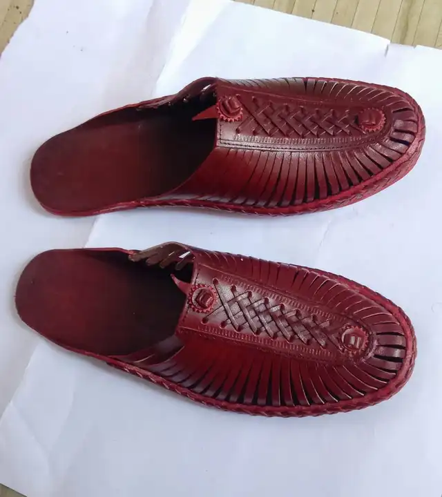 Red Brown Roman Kolhapuri Bantu  uploaded by Divyam Leather Crafts Pvt Ltd on 4/18/2023