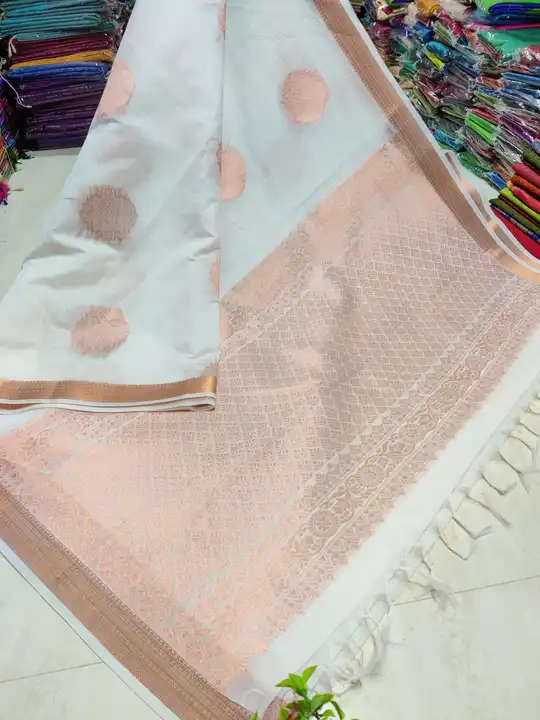 Post image *#Meenakshi_embroider_ works_and_Boutique#*

🦋 *_Handloom Merserized Rich Silk Cotton_* 🧚‍♀️

 🦋*_Attractive design Grand Butta work over body.._* 🧚‍♀️

🦋*_Contrast Rich look zari pallu..._* 🧚‍♀️

🦋*_Contrast Plain Blouse..._* 🧚‍♀️

 🦋_*First Quality thread used.. Rich look...*_ 🧚‍♀️

🦋*_Manufacturing Price RS 750+shipping..._* 🧚‍♀️

*_Ready to ship.. Book Urs Soon..._*🚛 ✈️