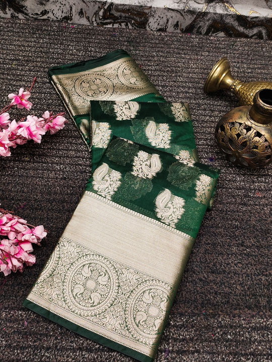 Soft organza silk with rich pallu golden zari woven pallu uploaded by Suyukti fab on 4/19/2023
