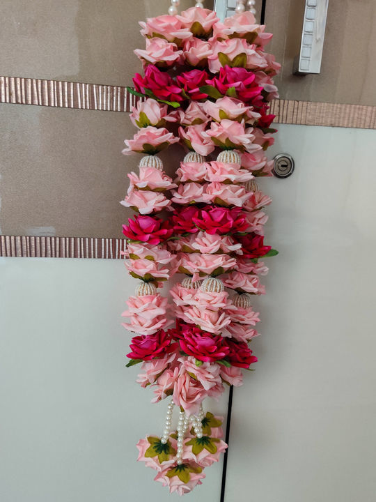 vermala  for wedding .size arround 24 inch.color red and peach.can be customized as per requirement  uploaded by Saumaanya creations on 3/5/2021