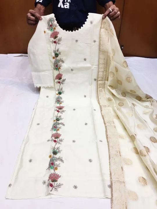 Muslin Hand Embroidery Kurti Set  uploaded by L & S GOODS CO on 4/20/2023