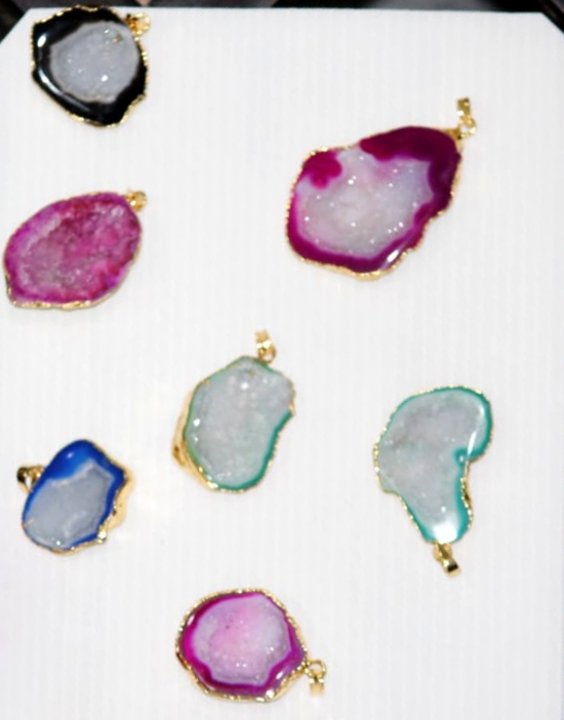 Product uploaded by Agate Gemstone jewelry parlour on 4/20/2023