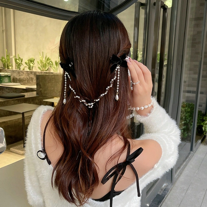 Cute bow pairs chain korean pearl clips... uploaded by The_royal bow on 4/20/2023