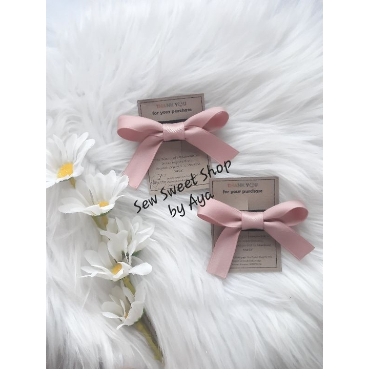 Satin ribbon clips uploaded by The_royal bow on 4/20/2023