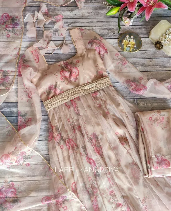 DUPPATA SET WITH BELT uploaded by FASHION VALLEY on 4/20/2023