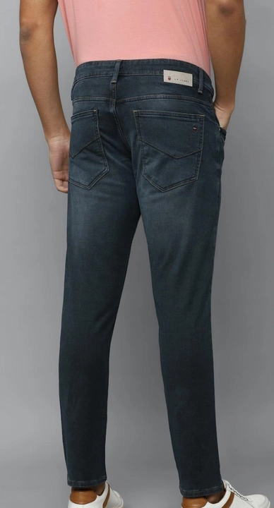 DENIM JEANS FOR MEN
FEBRIC COTTON
SIZE 30,32,34,36 AVAILABLE
PRICE ₹450/-
MINIMUM ORDER 24 PCS uploaded by Red And white Men's Wear on 4/20/2023