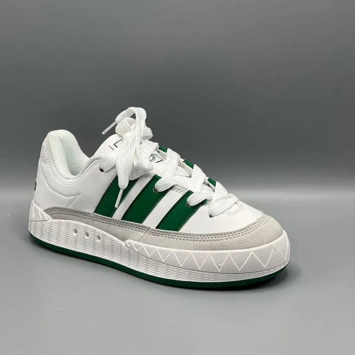 Adidas uploaded by Brand surplus on 4/21/2023