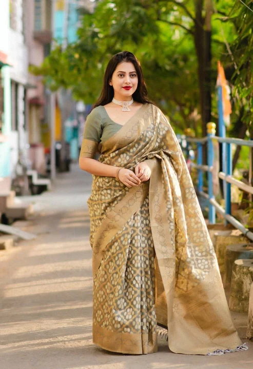 Silk woven saree uploaded by GS Traders on 4/22/2023